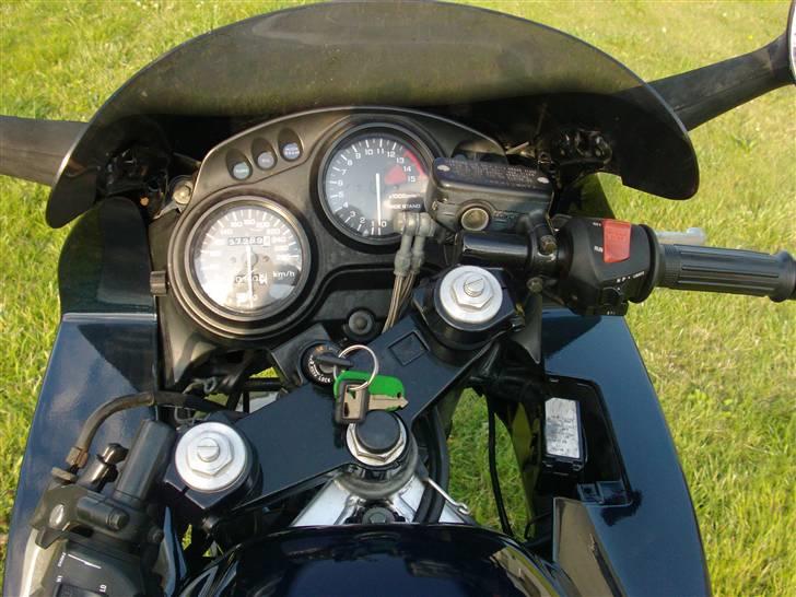 Honda cbr 600 f2 solgt:( - cockpitet :) mangler den lille klap til højre billede 10