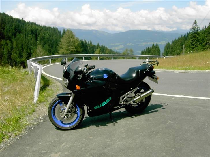 Suzuki GSX 600 F (Solgt) billede 3