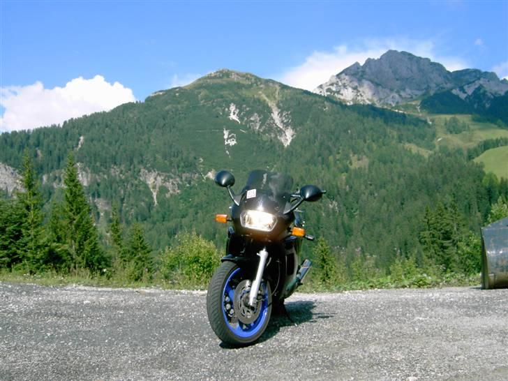 Suzuki GSX 600 F (Solgt) billede 8