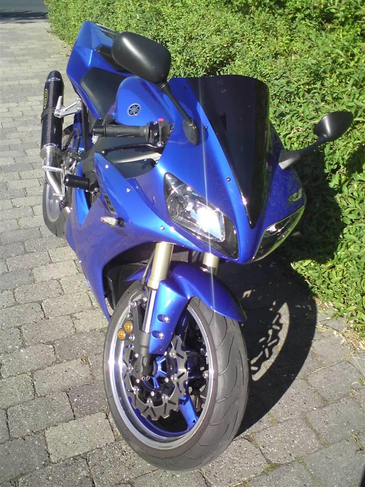 Yamaha R1 SOLGT - Sort kåbeglas fra Puig og mini diode blink billede 11