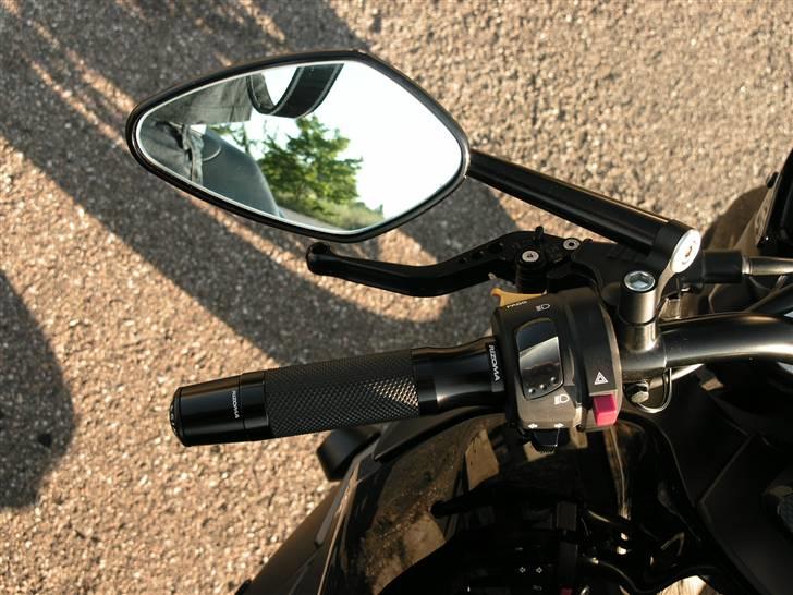 Suzuki GSR 600 (SOLGT) - rizoma spejle og håndtag billede 6