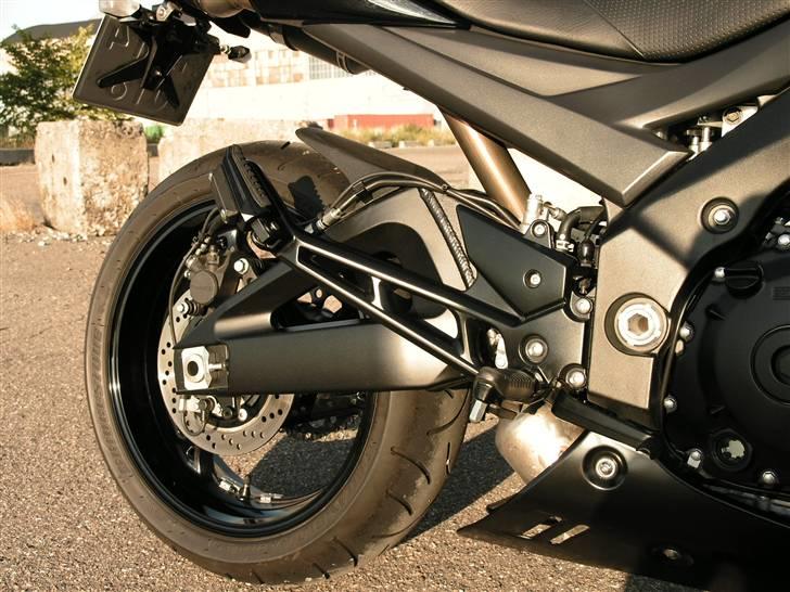 Suzuki GSR 600 (SOLGT) - pulverlakerede fodhvilere billede 9