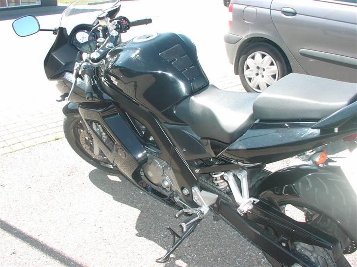 Suzuki SV650K7 billede 1