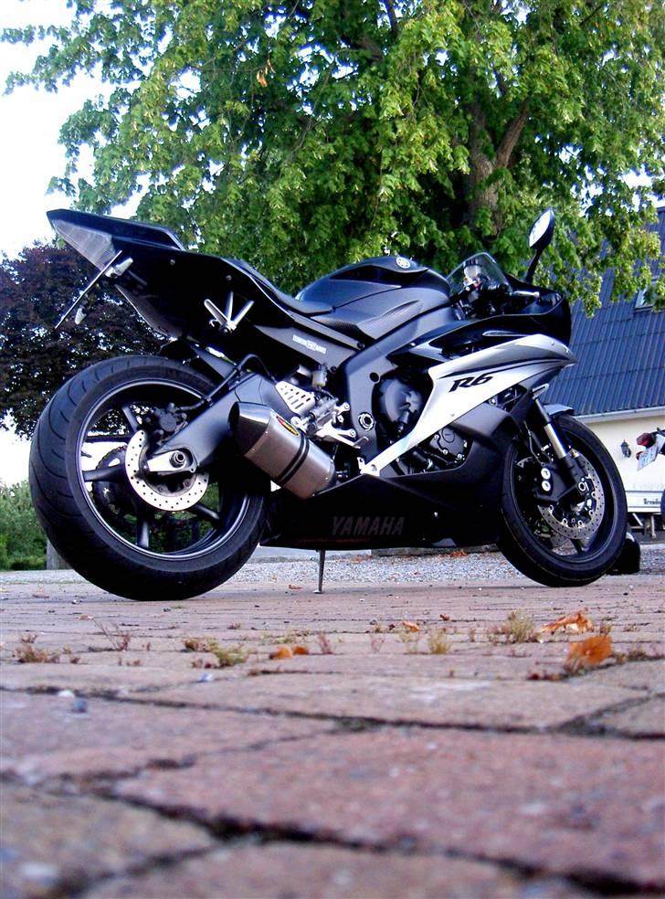 Yamaha R6 billede 1