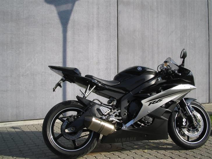 Yamaha R6 - solotur, så kan man altid li ta lidt pic rundt omkring haha billede 2