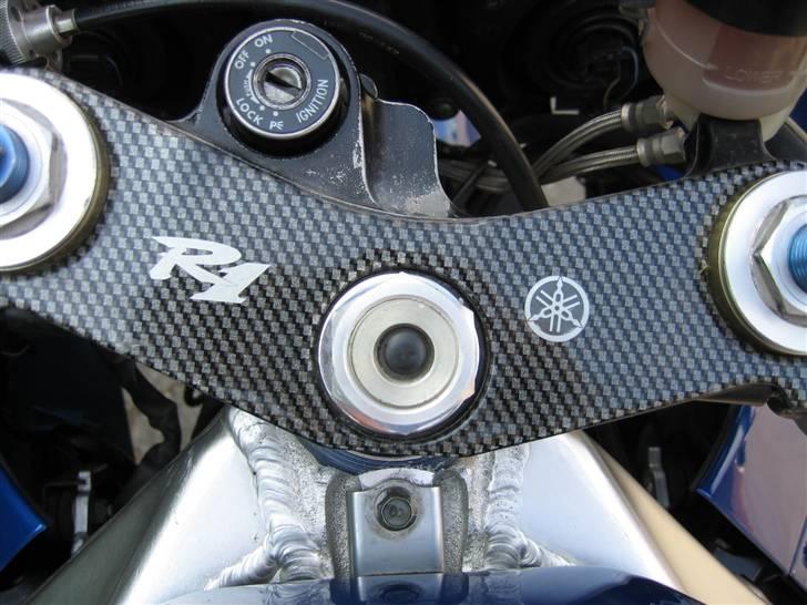 Yamaha YZF-R1 - Brilleplade i fake carbon billede 10