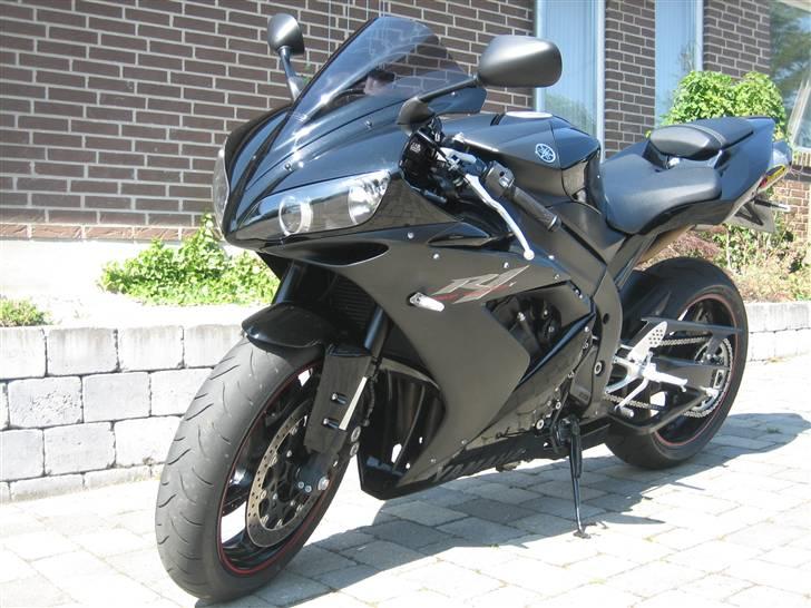 Yamaha YZF R1 ( SOLGT ) - djævlen i solskin billede 1