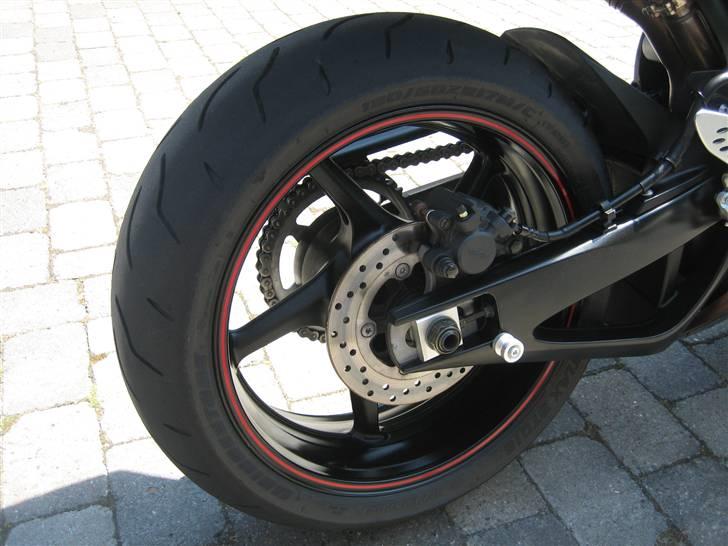 Yamaha YZF R1 ( SOLGT ) - fed bagsvinger med stand-bobbins billede 5