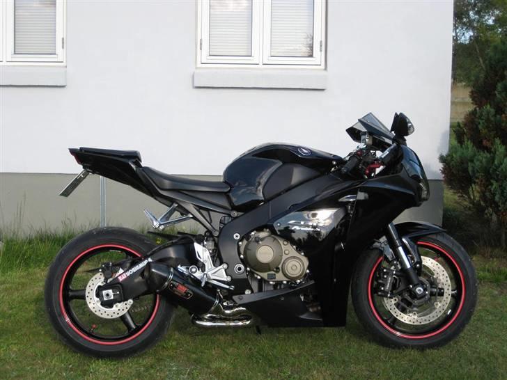 Honda CBR 1000 RR *SOLGT* - Et mere af Youshimura R77 Carbon billede 2