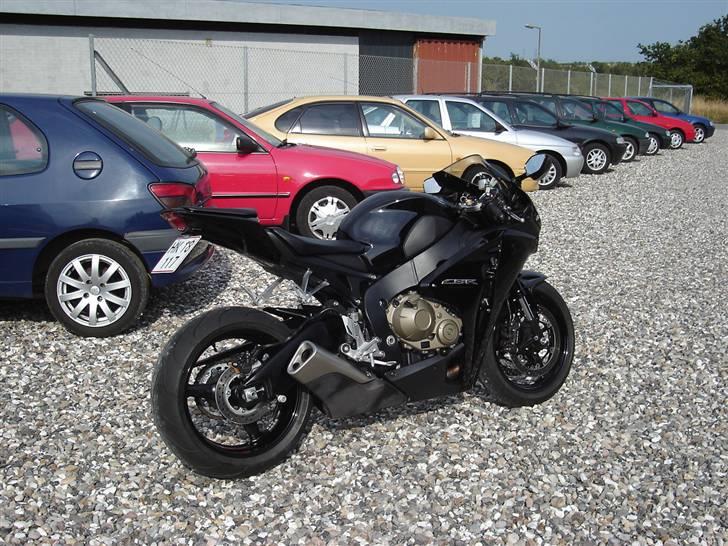 Honda CBR 1000 RR *SOLGT* - standard  look ;o) men ikke længe endnu... billede 9