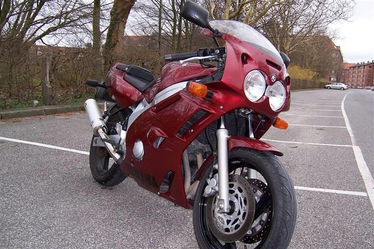 Yamaha FZR 600 RG (Total skadet) billede 1