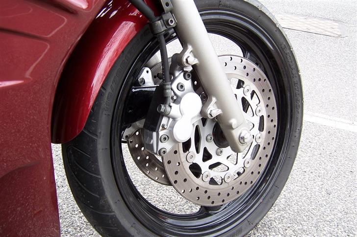 Yamaha FZR 600 RG (Total skadet) billede 5