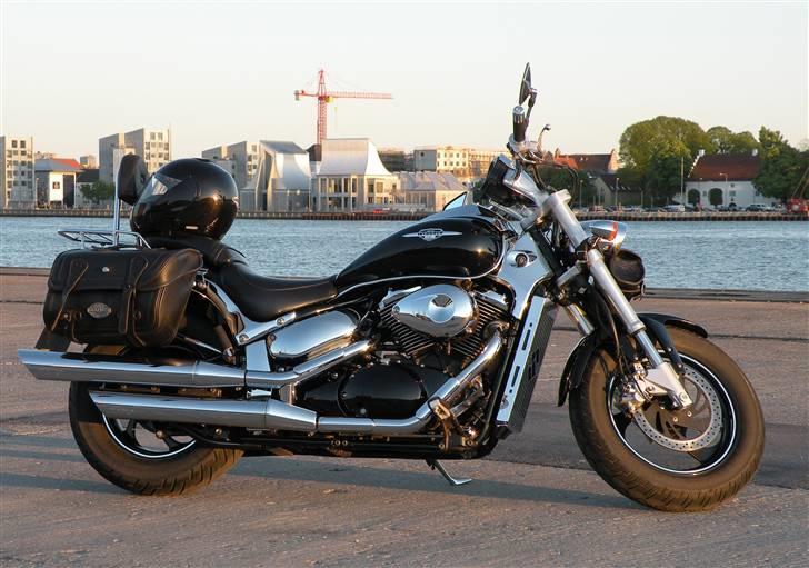 Suzuki M 800 - sort billede 1