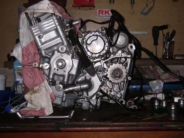 Yamaha yzf ace ( dragbike) - yamaha motoren vinteren 06. næsten sammlet efter den havede været totalt skilt ad.. billede 11