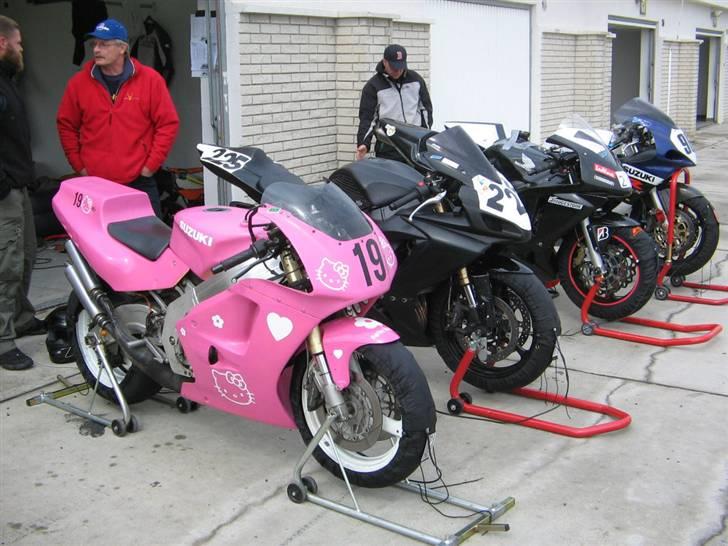 Suzuki RGV 250M - Vores pit i Ungarn 2008 billede 15