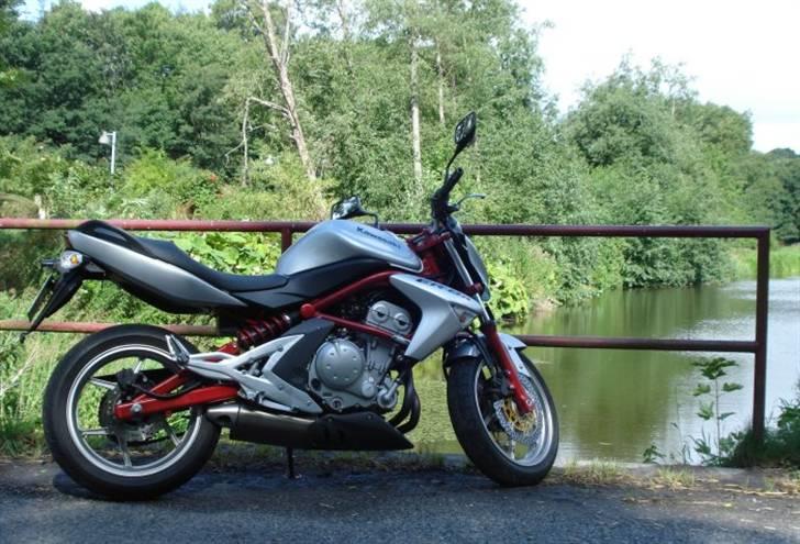 Kawasaki ER-6n billede 4