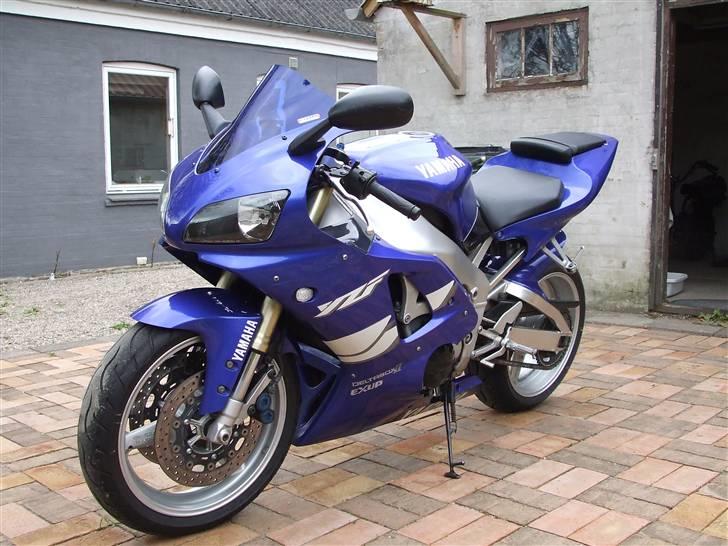 Yamaha YZF R1 billede 1