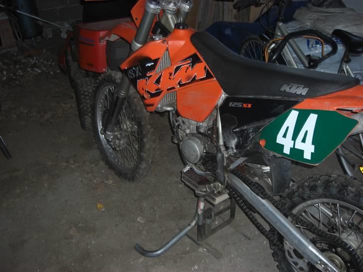 KTM SX 125 - solgt/byttet! - Som den står idag, desværre er den beskidt. billede 7