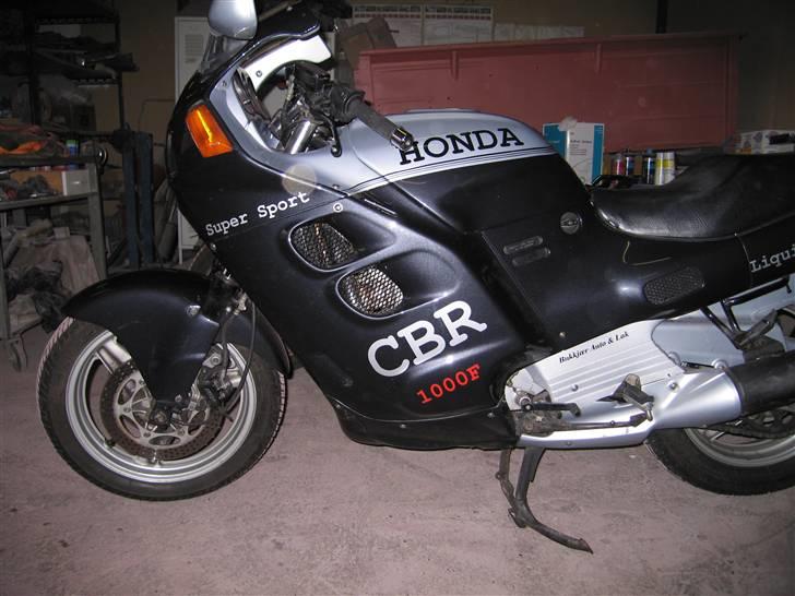 Honda CBR 1000   SOLGT SOLGT - så er der skrift på billede 10