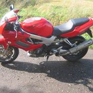 Honda Vtr fire storm solgt