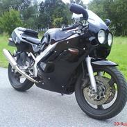 Suzuki gsxr 400