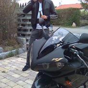 Yamaha YZF R-1