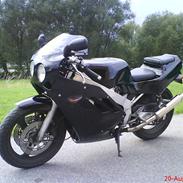 Suzuki gsxr 400