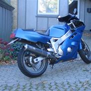 Yamaha fzr 600