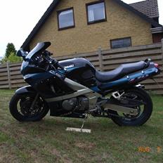 Kawasaki zzr solgt