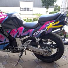 Suzuki GSXR 750W.