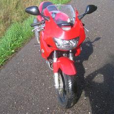 Honda Vtr fire storm solgt