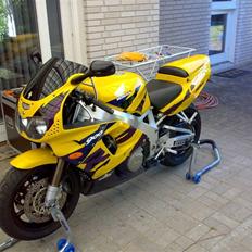 Honda CBR 900RR Fierblade sc28