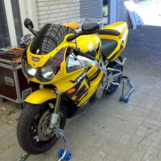 Honda CBR 900RR Fierblade sc28
