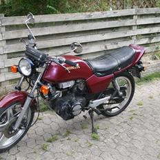 Honda CB 400N  *Solgt*
