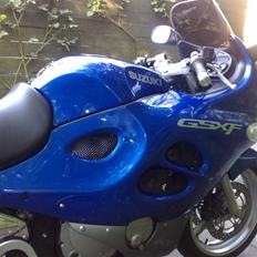 Suzuki GSX F