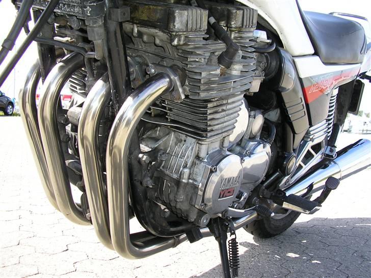 Yamaha XJ750f (Solgt) - Nye forrør som er nypoleret med Autosol og Rens-Let billede 15