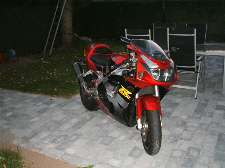 Suzuki gsx-r 750 billede 6