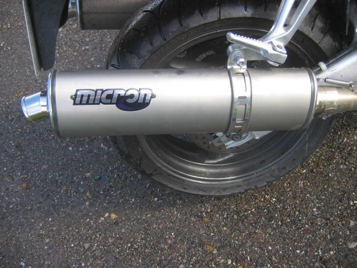 Honda Vtr fire storm solgt - giver en kanon fed lyd billede 6