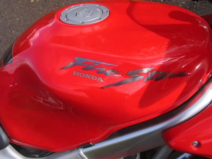 Honda Vtr fire storm solgt billede 10