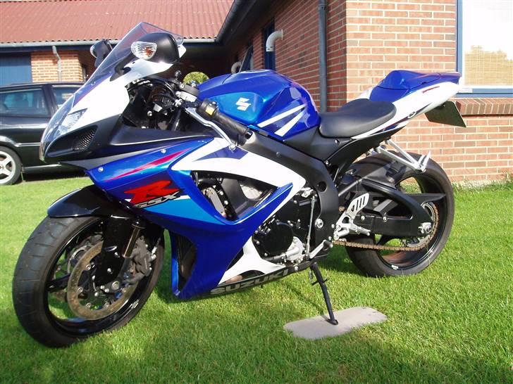 Suzuki GSXR 750 K7 (SOLGT) billede 5
