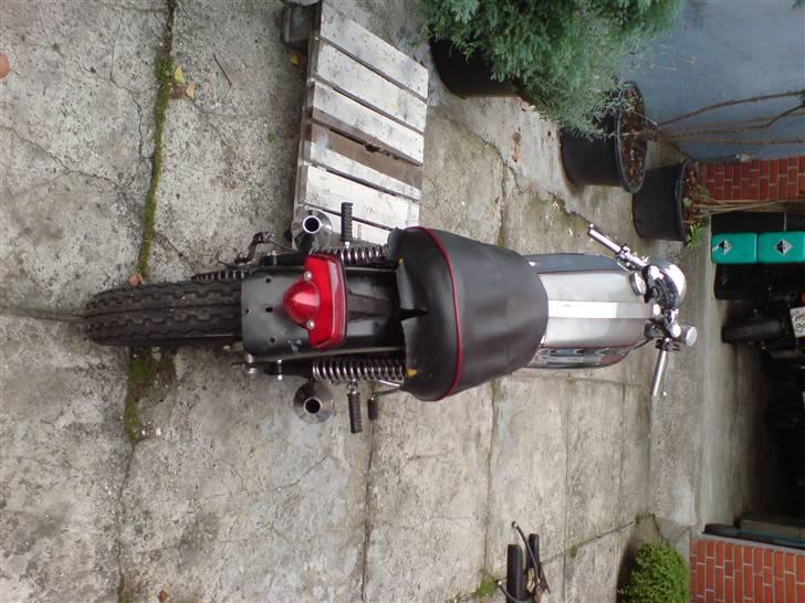 Norton Dommi ES2 AKA Stumping Sarah billede 9