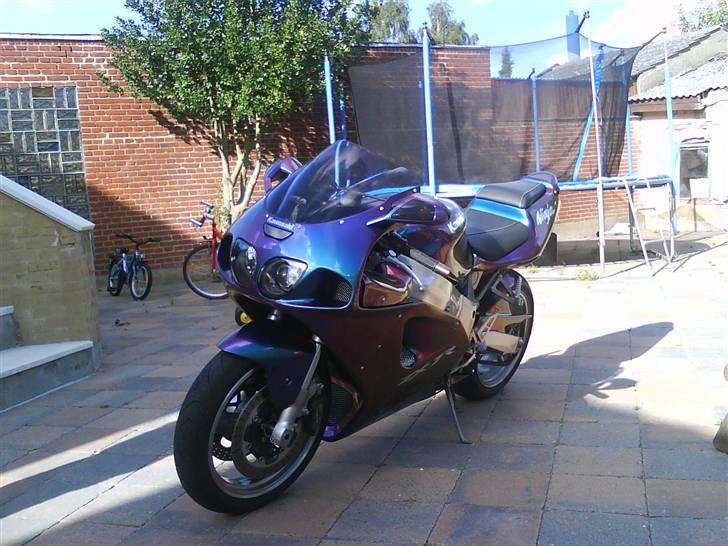 Kawasaki ZX7R - Afgik ved døden - billede 2