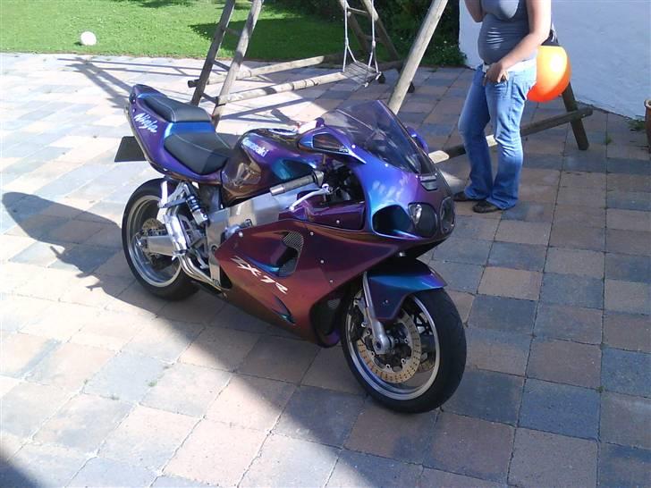 Kawasaki ZX7R - Afgik ved døden - billede 3