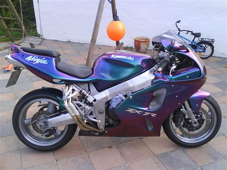 Kawasaki ZX7R - Afgik ved døden - billede 5