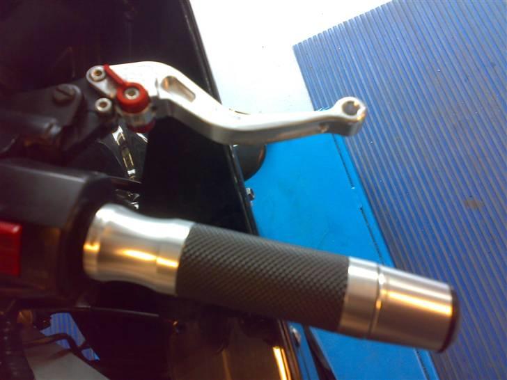 Suzuki GSX R 750 "gixxer"(SOLGT) - nye håndtag & greb billede 14