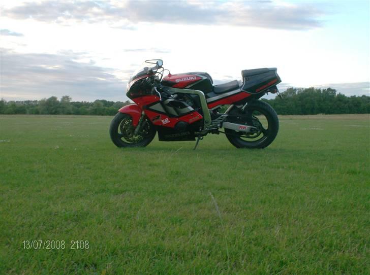 Suzuki GSX 400R (SOLGT) billede 7