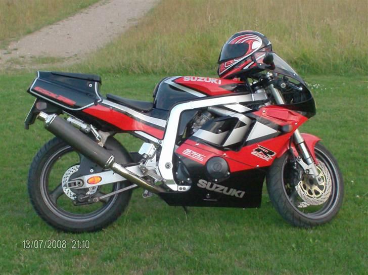 Suzuki GSX 400R (SOLGT) billede 10