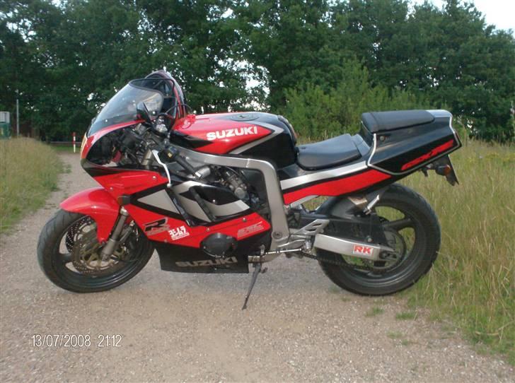 Suzuki GSX 400R (SOLGT) billede 13