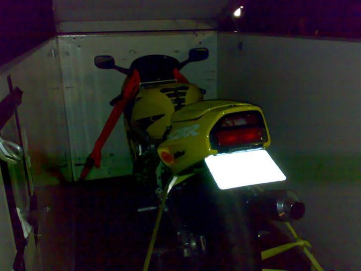 Honda CBR 900RR Fierblade sc28 - Ny købt maskine hentes hjem i lukket trailer billede 7