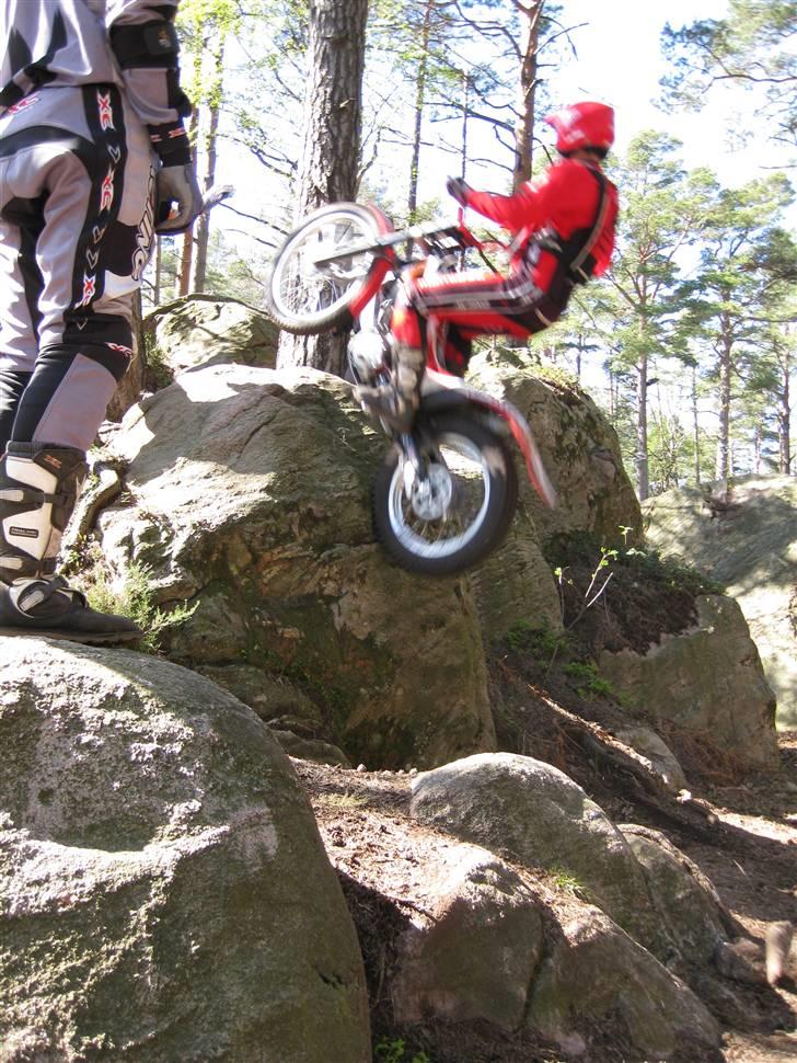 Honda Repsol 4 RT Trial   Solgt - Træningstur til Kristiansand 2008, en knold på vejen billede 3